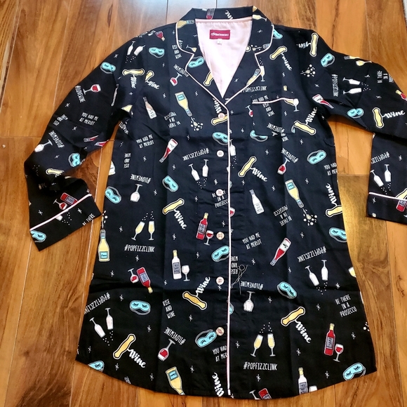 WINE ENTHUSIAST Pajama- Size M (NWOT) - Picture 3 of 9